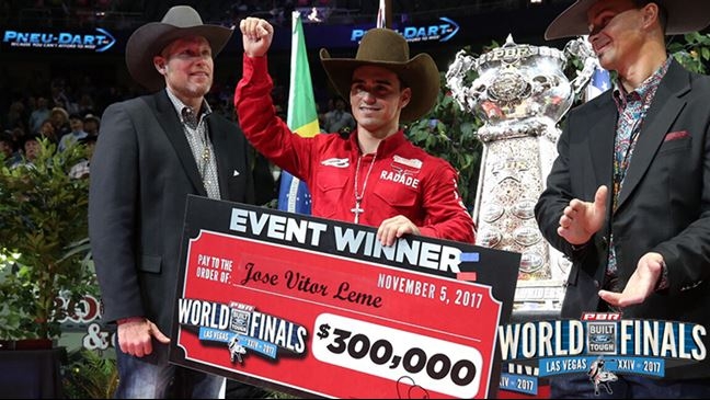 Peão de Ribas do Rio Pardo vence o Campeonato Mundial de Rodeio da PBR –  FUNDESPORTE