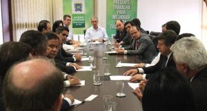 Deputados estaduais participaram de discussão sobre a redução do ICMS do diesel junto ao governo. Proposta será votada em sessão extraordinária. (Foto: Chico Ribeiro/Subcom/Segov)