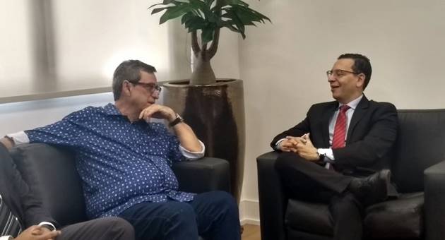 Bosco Martins e procurador-geral Paulo Cezar dos Passos discutiram ampliação de acordo, agora focado na área ambiental. (Foto: Humberto Marques)