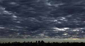 Céu oscila entre nublado e parcialmente nublado na maior parte do Estado nesta quinta-feira, segundo o Cemtec. (Foto: Chico Ribeiro/Subcom/Arquivo)