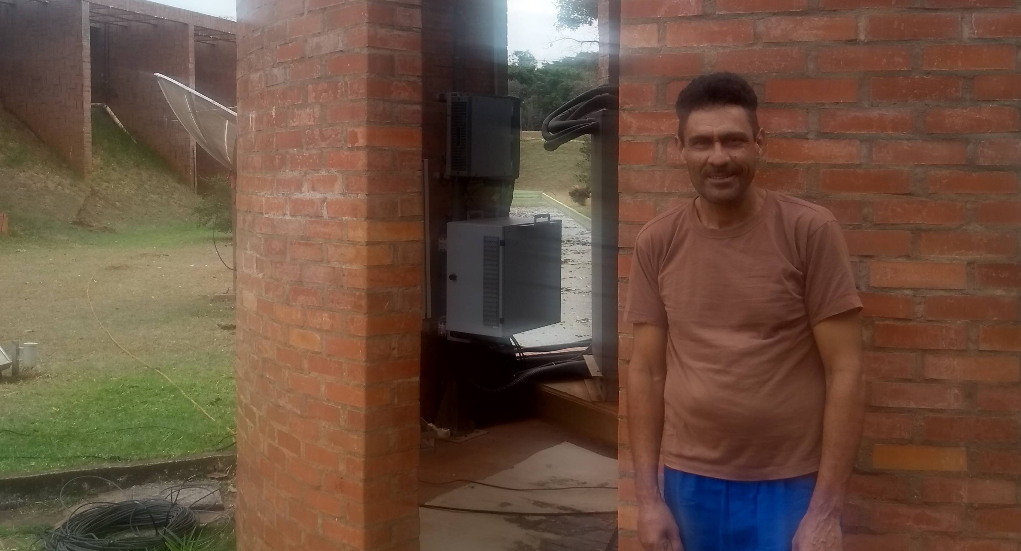 Simão Arguelho, há mais de 20 anos nas alturas, ajudou a transformar o sinal digital da TVE Cultura em realidade. (Foto: Humberto Marques)