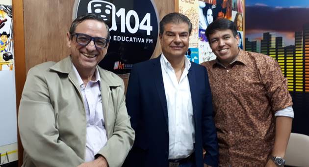 Bosco Martins, diretor-presidente da Fertel, Nelsinho Trad e o apresentador e diretor da Educativa 104.7 FM, Anderson Barão. (Foto: Arquivo pessoal)