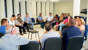 Representantes de diferentes instituições discutiram veto à venda e consumo de bebidas, narguilé e drogas durante o Carnaval em Campo Grande. (Foto: Pedro Amaral)