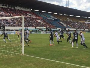 Operário e Corumbaense reeditaram final de 2018 no Morenão, em jogo com vitória do Galo e confusão no estádio. (Foto: FFMS/Reprodução)