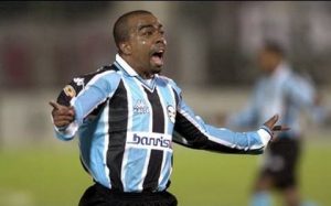 Ânderson Lima faturou a Copa do Brasil e o Gauchão de 2001 pelo Grêmio. (Foto: Divulgação)