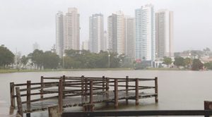 Dia será chuvoso na maior parte do Estado, prevê meteorologia. (Foto: Denilson Secreta/Arquivo)