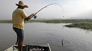 Pescadores só poderão levar cinco quilos de peixe mais um exemplar e cinco piranhas em 2019. (Foto: Arquivo)