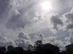 Quinta-feira deve registrar céu nublado na Capital, com chuvas durante a tarde, conforme previsão do Inmet. (Foto: Humberto Marques)