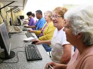 Panorama MS debate desafios para a inclusão digital na terceira idade. (Foto: Univiçosa/Reprodução)