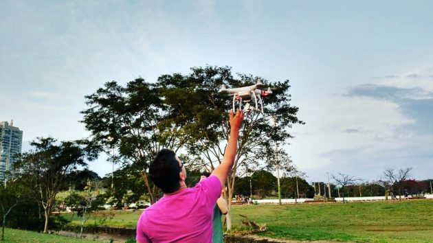 David desenvolveu aplicação com drone para monitoramento de lavouras. (Foto: Arquivo pessoal/Reprodução)