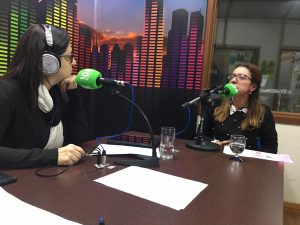 Coordenadora de Políticas de Prevenção do TJMS, Vanessa Vieira (à direita) falou ao Bom Dia Campo Grande sobre desafios na defesa das mulheres vítimas de violência doméstica. (Foto: Fertel)