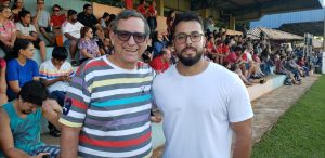 Bosco Martins e Odinei Neves, coordenador de Esportes da Prefeitura de Terenos. (Foto: Fertel)