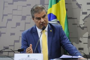 Nelsinho Trad explicou ao Bom Dia Campo Grande projeto que visa a trocar dívida com a União por casas populares. (Foto: Jane de Araújo/Agência Senado)