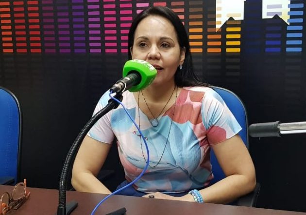 Lucimara reforça a importância de familiares, amigos e professore perceberem mudanças de comportamento. (foto: Pedro Amaral/Fertel)