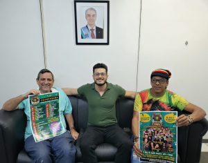 Bosco Martins, Torres e Rasdair da Mata, apresentador do Xaymaca Reggae , da Educativa 104.7 FM. (Foto: Iasmin Biolo/Fertel)