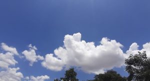 Dia promete ter altas temperaturas e chuvas isoladas no Estado provocadas pelo calor, segundo o Inmet. (Foto: Humberto Marques)