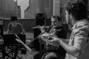 Formado por músicos experientes, Coletivo Vibrações adotou a defesa do Chorinho em Campo Grande. (Foto: Álvaro Herculano/Divulgação)