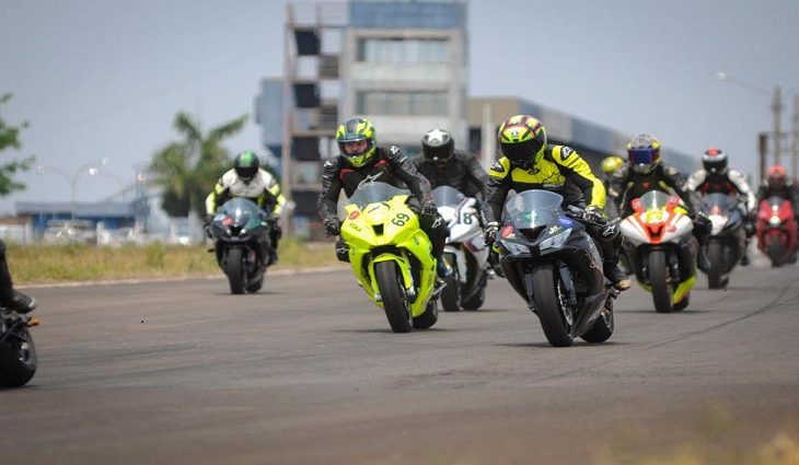 Escola de Pilotagem para motos e Track Day