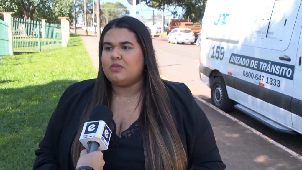 Josielly Rodrigues, conciliadora do Juizado Especial de Trânsito. (Foto: Reprodução Rede E)